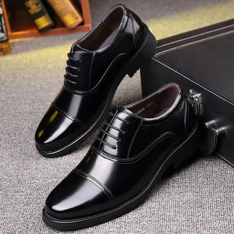 Men's Patent Leather Oxford Shoes with Cap Toe Design | For Formal Occasions