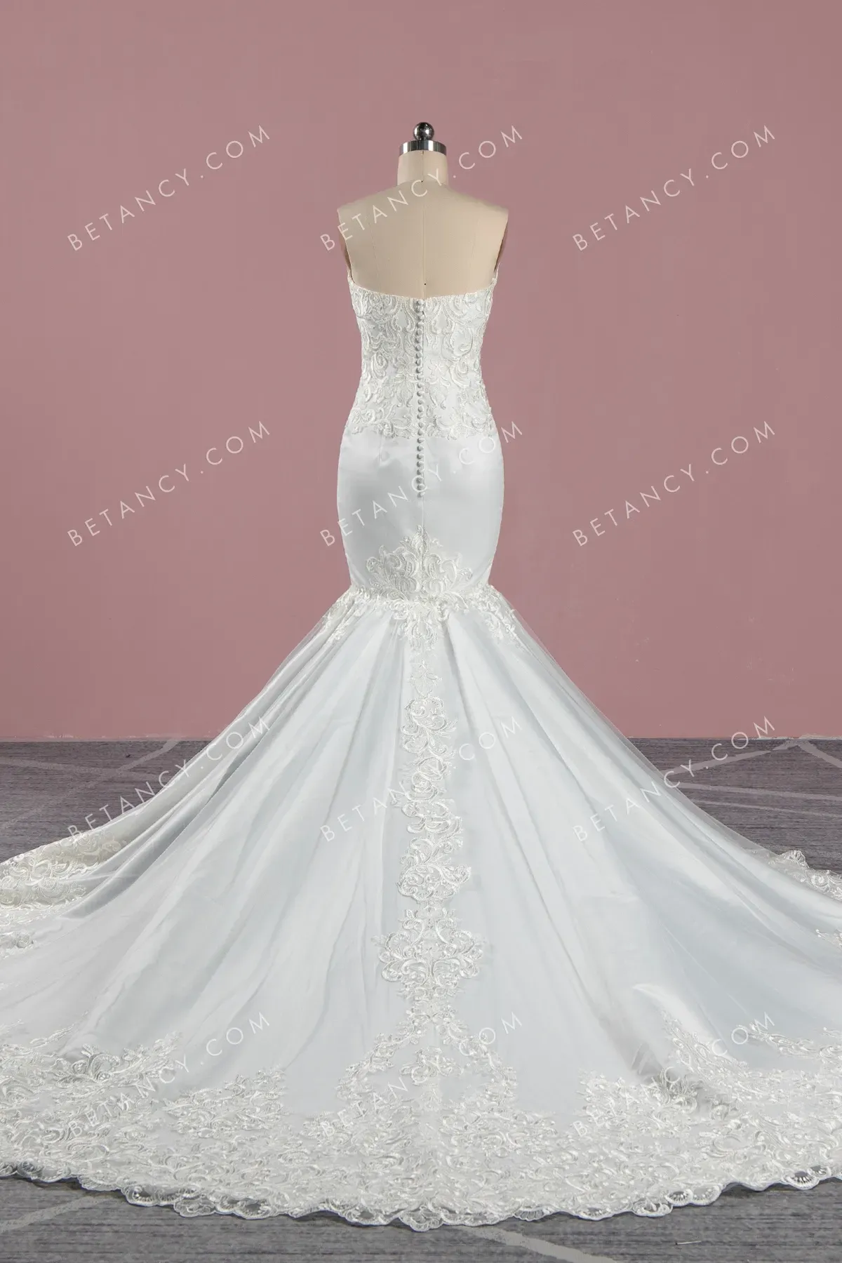 Unique Pattern Lace Ivory Satin Mermaid Bridal Dress