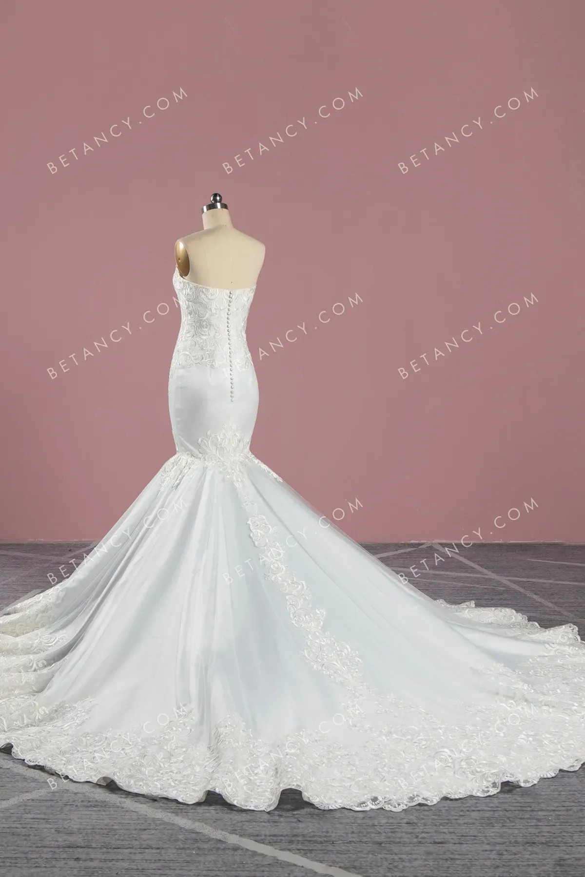 Unique Pattern Lace Ivory Satin Mermaid Bridal Dress