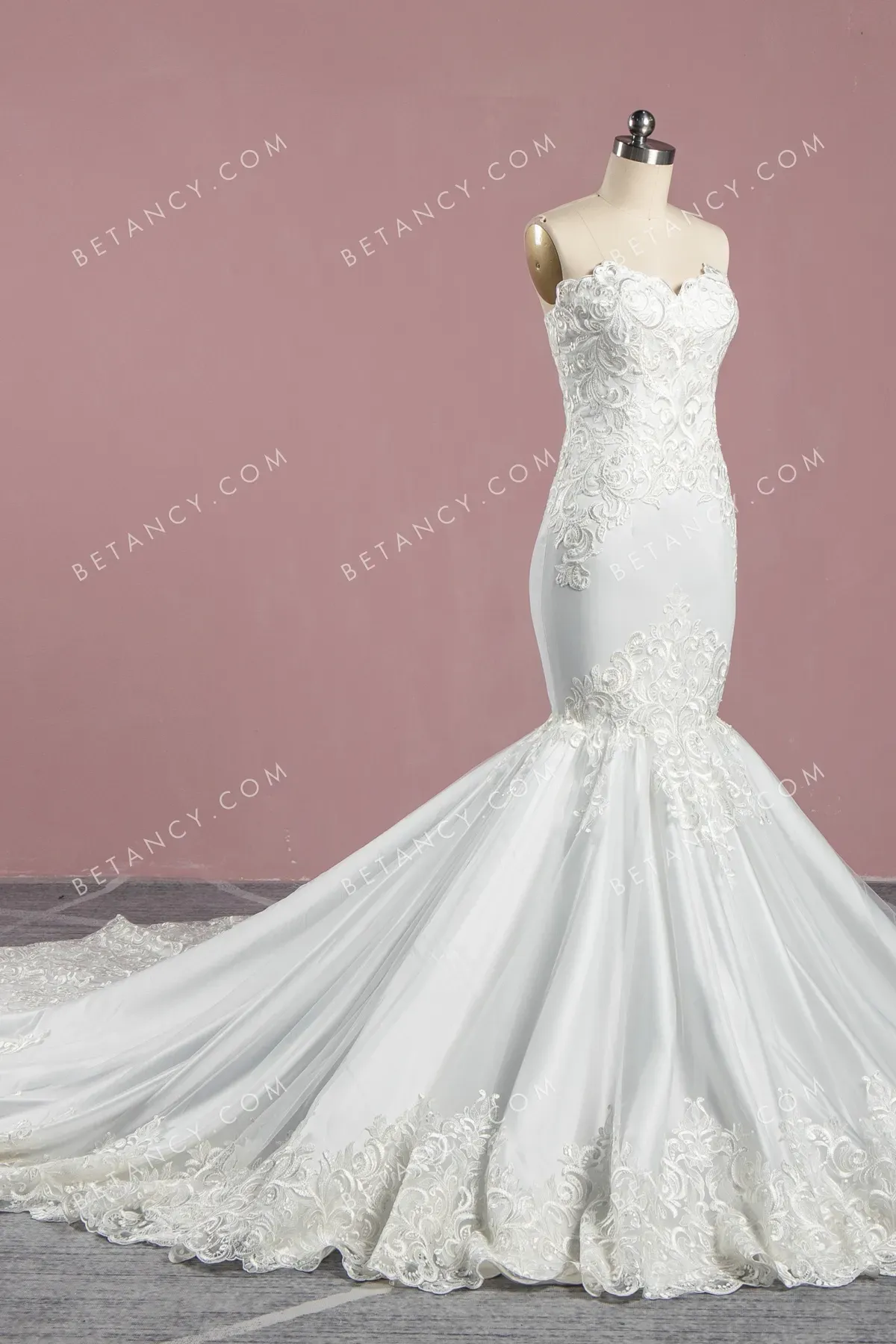 Unique Pattern Lace Ivory Satin Mermaid Bridal Dress